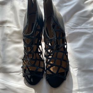Kensie high heel, black, size 7.5. Great condition.